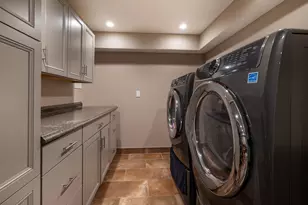21-51 Shore Blvd, Astoria, NY 11105 - Photo 35