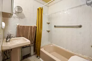 57-43 64th St, Maspeth, NY 11378 - Photo 23