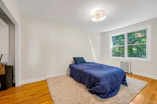 9 Edwards, Roslyn Heights, NY 11577 - Photo 7
