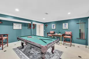 135 Round Swamp Rd, Huntington, NY 11743 - Photo 43