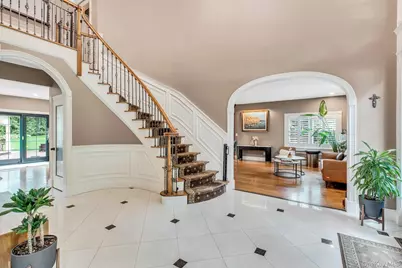 135 Round Swamp Road, Huntington, NY 11743 - Photo 5
