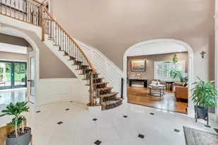 135 Round Swamp Rd, Huntington, NY 11743 - Photo 5