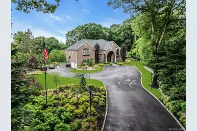 135 Round Swamp Road, Huntington, NY 11743 - Photo 3