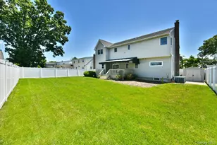 167 N Suffolk Ave, Massapequa, NY 11758 - Photo 37