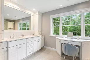 11 Stuart Ct, Hampton Bays, NY 11946 - Photo 15