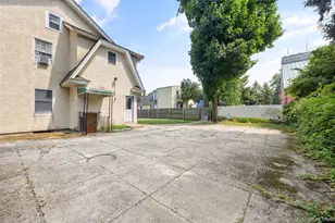 20 Spruce St, Great Neck, NY 11021 - Photo 23