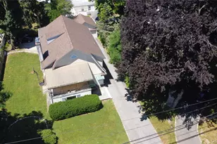20 Spruce St, Great Neck, NY 11021 - Photo 27