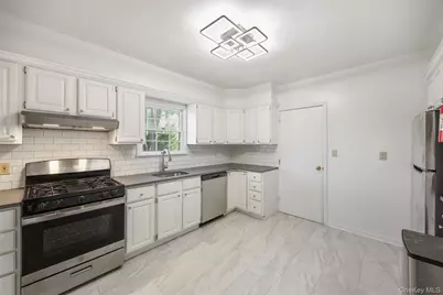20 Spruce Street, Great Neck, NY 11021 - Photo 15