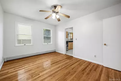 20 Spruce Street, Great Neck, NY 11021 - Photo 7