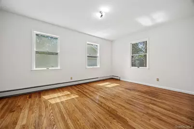 20 Spruce Street, Great Neck, NY 11021 - Photo 13