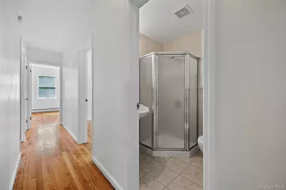 20 Spruce Street, Great Neck, NY 11021 - Photo 9