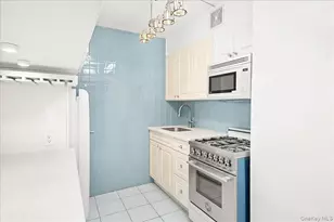 131 W 85th St, New York, NY 10024 - Photo 5