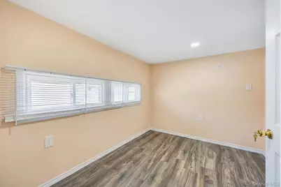 600 Broadway #D14, Amityville, NY 11701 - Photo 23