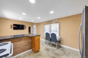 600 Broadway, Amityville, NY 11701 - Photo 13