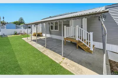 600 Broadway #D14, Amityville, NY 11701 - Photo 3