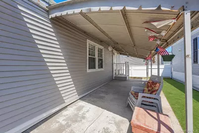 600 Broadway #D14, Amityville, NY 11701 - Photo 7