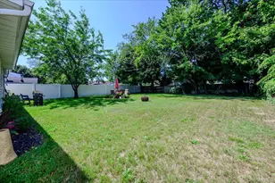 1380 Brooklyn Blvd, Bay Shore, NY 11706 - Photo 13