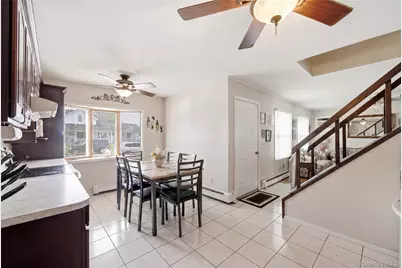 31 Sherwood Road, Levittown, NY 11756 - Photo 17