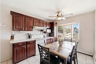 31 Sherwood Road, Levittown, NY 11756 - Photo 13
