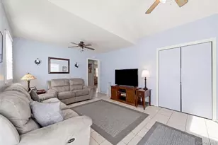 31 Sherwood Rd, Levittown, NY 11756 - Photo 19