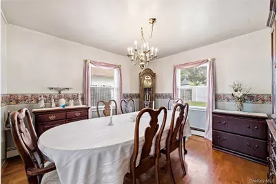 31 Sherwood Road, Levittown, NY 11756 - Photo 9