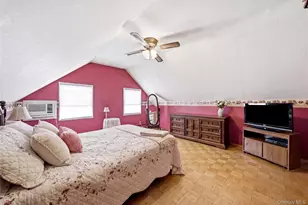 31 Sherwood Rd, Levittown, NY 11756 - Photo 23