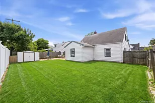31 Sherwood Rd, Levittown, NY 11756 - Photo 29