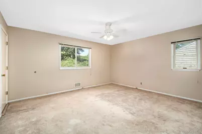 185 Pinewood Road, Hartsdale, NY 10530 - Photo 13