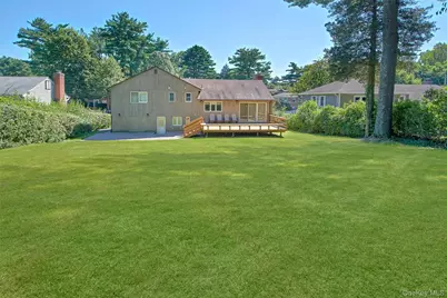 185 Pinewood Road, Hartsdale, NY 10530 - Photo 17