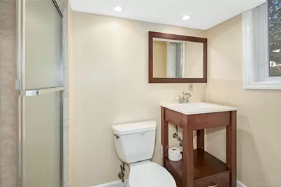185 Pinewood Road, Hartsdale, NY 10530 - Photo 11