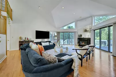 2 Meadowwood Lane, Rye, NY 10580 - Photo 5