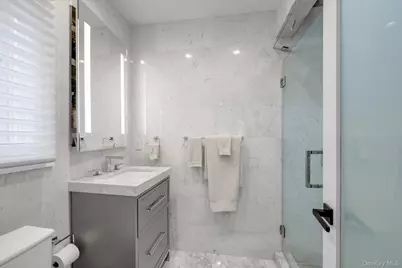 26 Abrams Place, Lynbrook, NY 11563 - Photo 13