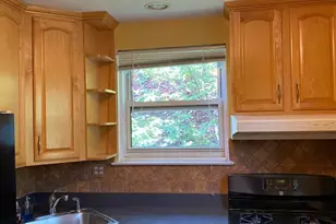 264-17 73rd Ave, Glen Oaks, NY 11004 - Photo 9