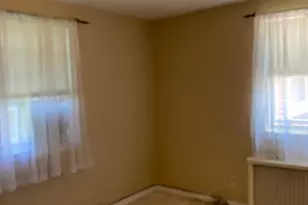 264-17 73rd Ave, Glen Oaks, NY 11004 - Photo 15