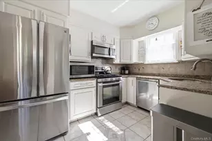 108 Muirfield Rd, Rockville Centre, NY 11570 - Photo 3