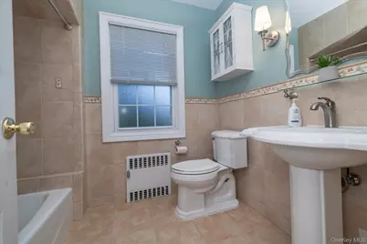 108 Muirfield Road, Rockville Centre, NY 11570 - Photo 13