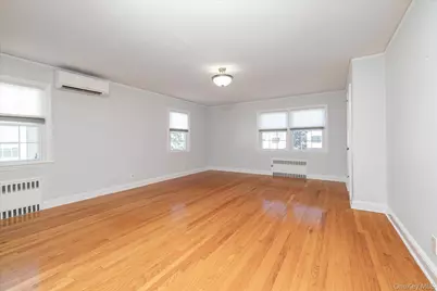 108 Muirfield Road, Rockville Centre, NY 11570 - Photo 7
