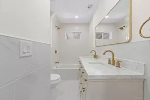 86 E 13th St, South Huntington, NY 11746 - Photo 11