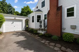 86 E 13th St, South Huntington, NY 11746 - Photo 5