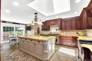 28 View Rd, East Setauket, NY 11733 - Photo 7