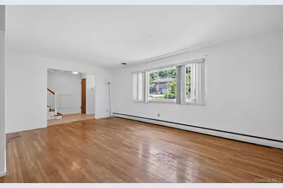 89 Beaumont Drive, Plainview, NY 11803 - Photo 7