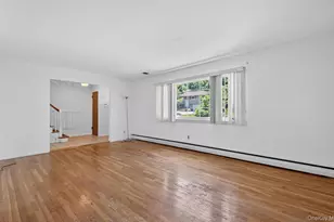 89 Beaumont Dr, Plainview, NY 11803 - Photo 7
