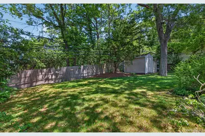 89 Beaumont Drive, Plainview, NY 11803 - Photo 37