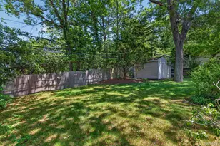89 Beaumont Dr, Plainview, NY 11803 - Photo 37