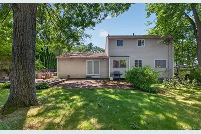 89 Beaumont Drive, Plainview, NY 11803 - Photo 39