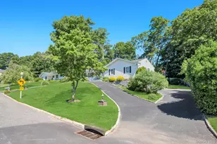 3 Laura Ct, Nesconset, NY 11767 - Photo 3