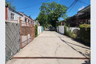 3324 Gunther Avenue, Bronx, NY 10469 - Photo 31