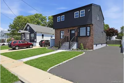 20 Wyona Avenue, Lindenhurst, NY 11757 - Photo 3
