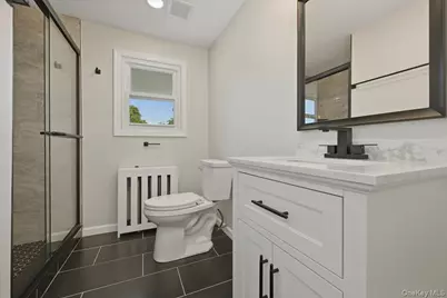 20 Wyona Avenue, Lindenhurst, NY 11757 - Photo 25