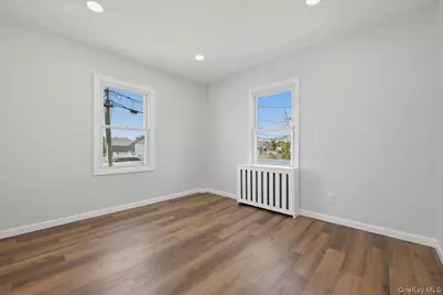 20 Wyona Avenue, Lindenhurst, NY 11757 - Photo 17